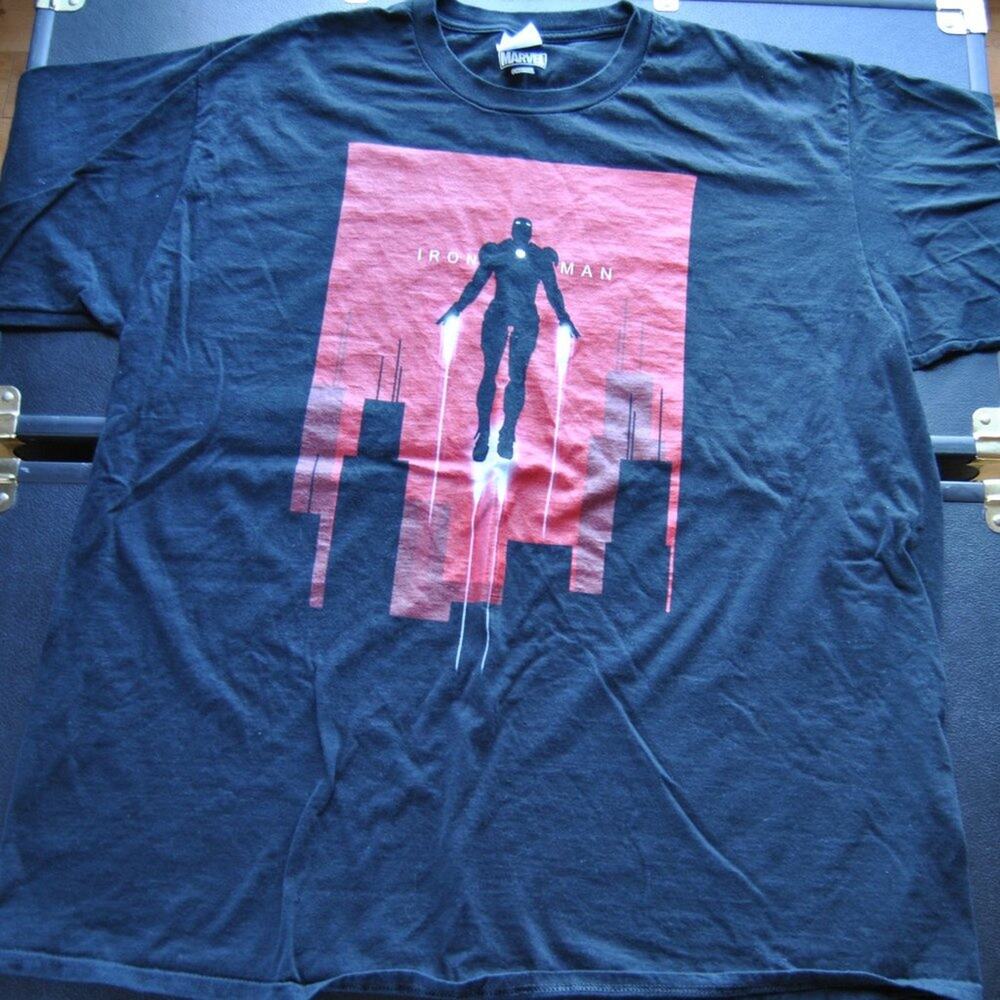 Iron Man Black and Red Short Sleeve Marvel Shirt 2X-Large